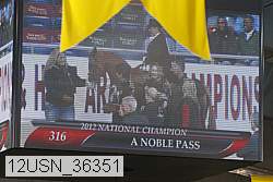 12usn_36351 thumbnail