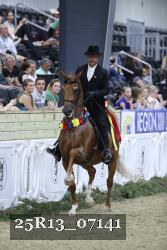 25R13_07141 thumbnail